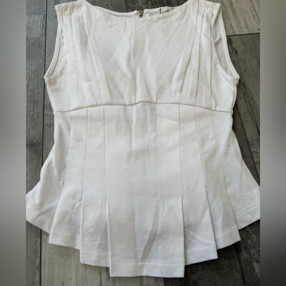 Zara White Pleated Peplum Sleeveless Blouse Silver Zip Back Small NWT - Picture 4 of 7